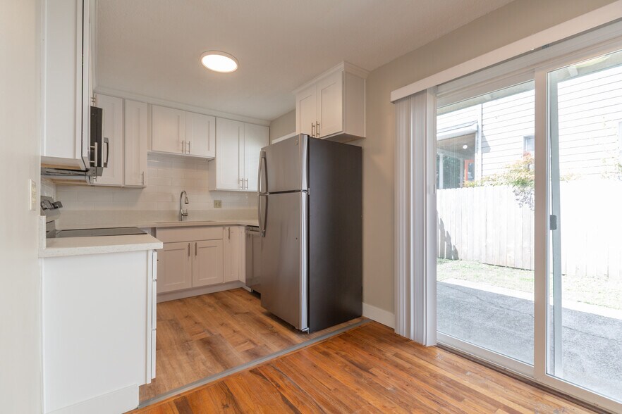 Building Photo - 2531 SE 27th Ave