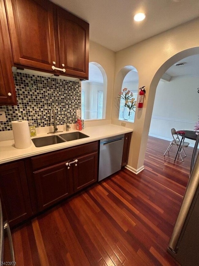 Building Photo - 91 Roseland Ave