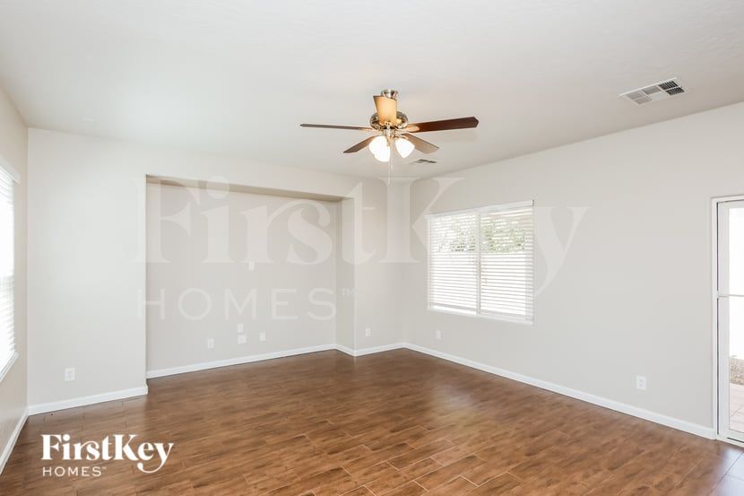 Building Photo - 2842 Dalsetter Dr