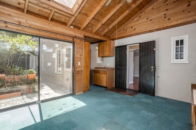 Building Photo - MUST SEE! Unique and Charming 4 bedroom 2.5 Bath Home w/Stunning Views!