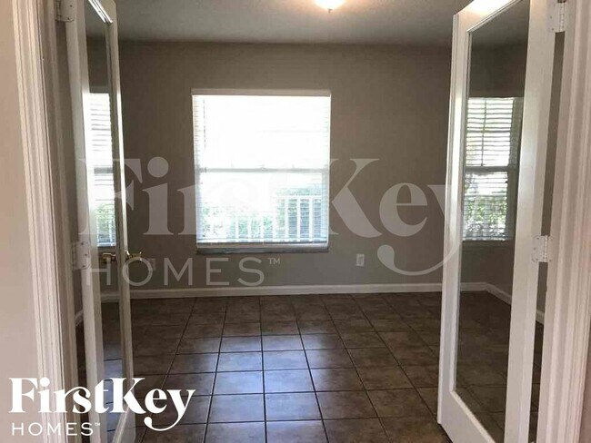 Building Photo - 11764 Shirburn Cir