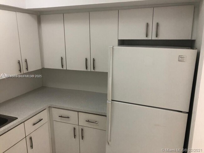 Building Photo - 1791 Marseille Dr