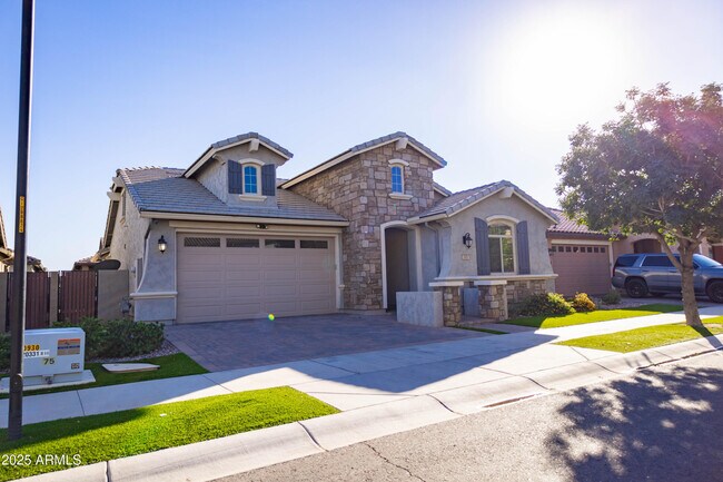 Primary Photo - 3951 E Turley St