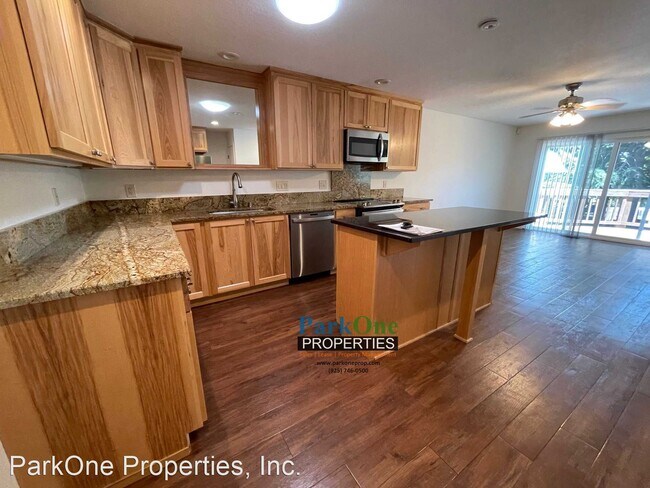 Building Photo - 3 br, 2.5 bath House - 200 Barnett Ter