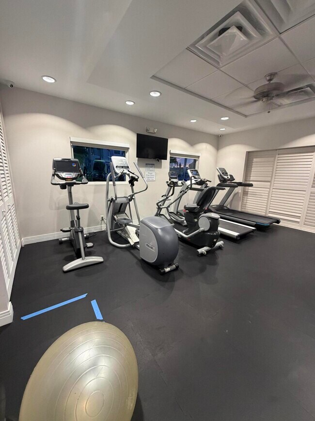 Building Photo - 3300 S Ocean Blvd