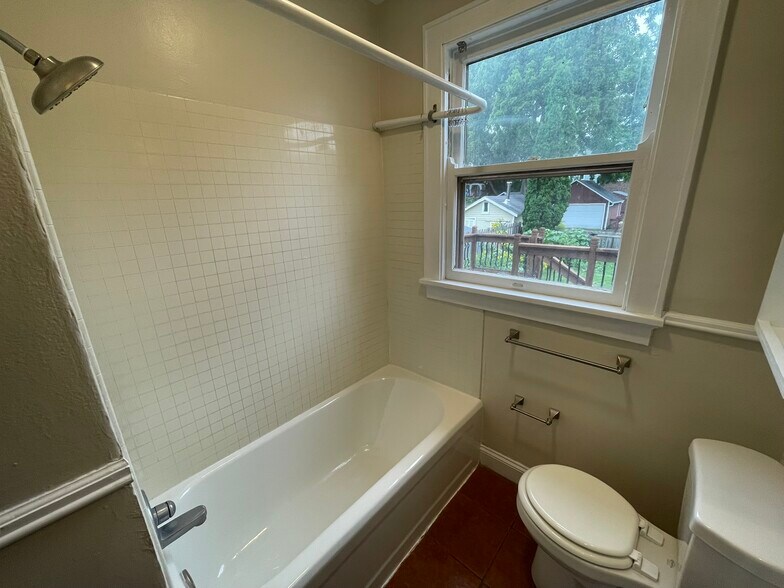 Building Photo - 1326 Vilas Ave
