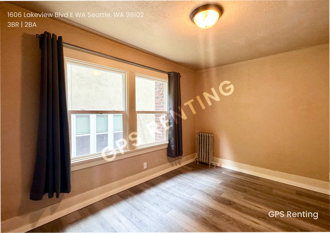 Building Photo - 1606 Lakeview Blvd E