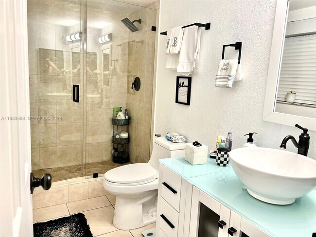 Building Photo - 11304 Taft St