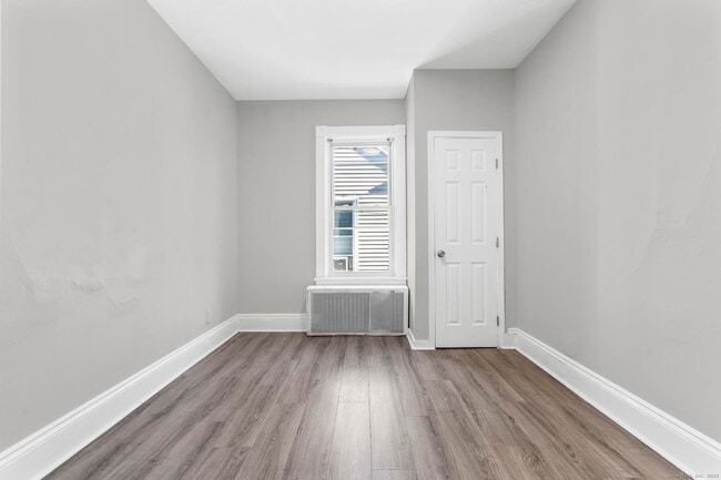 Building Photo - 394 Gregory St