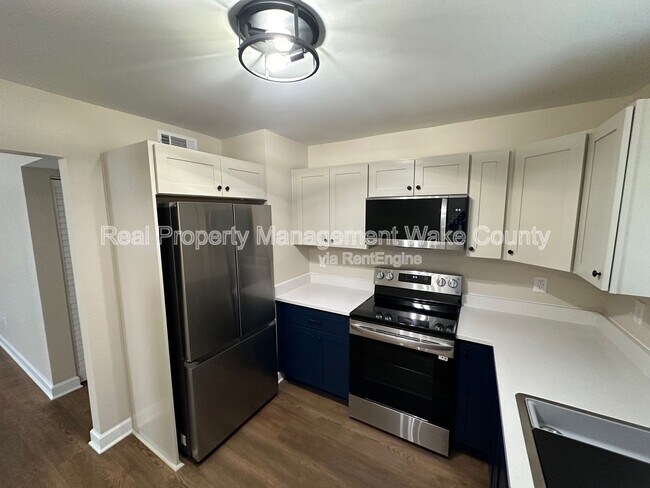 Building Photo - 741 Lunar Dr