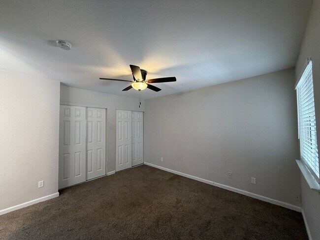 Building Photo - Must see! 2-bedroom, 2-bathroom single-sto...