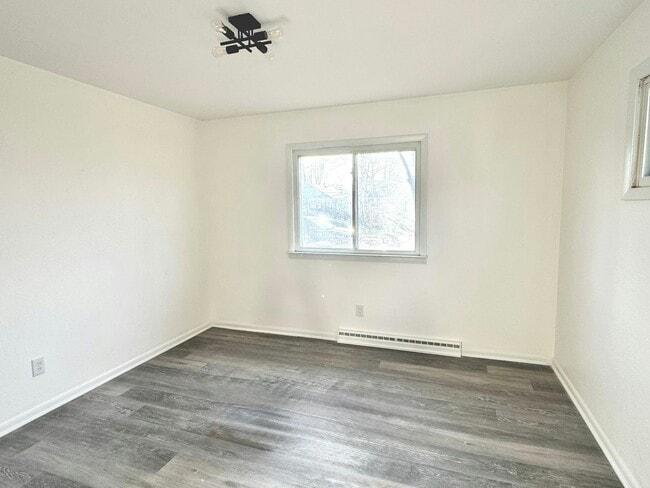 Building Photo - 6022 Clover Ln