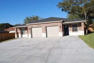Building Photo - 1421Hopi
