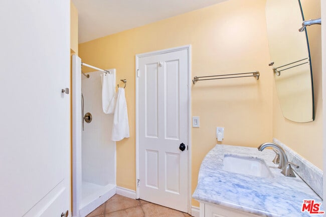 Building Photo - 4236 Ensenada Dr