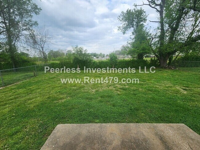 Building Photo - 511 4th Ave SW