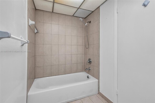 Building Photo - 325 NW 72nd Ave