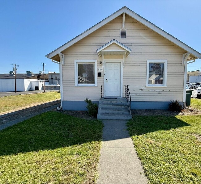 Building Photo - Charming 2-Bedroom, 1-Bathroom House for R...