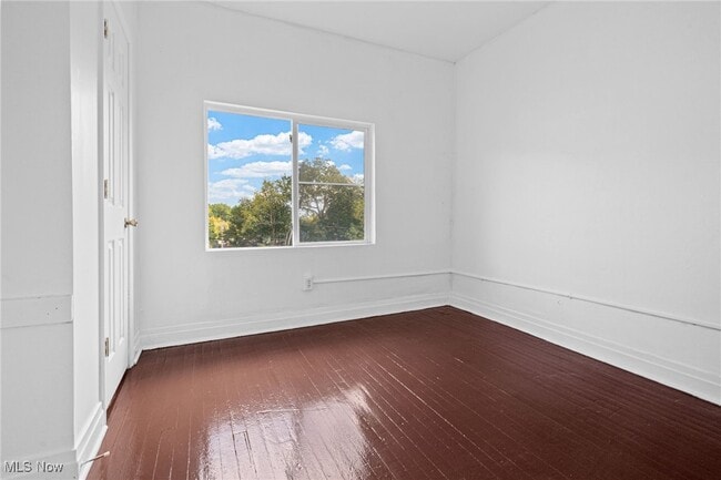 Building Photo - 740 Fern St