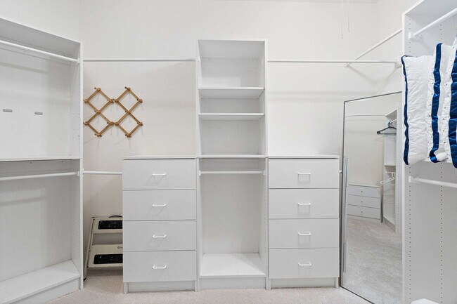 Building Photo - 17824 N Stone Haven Dr