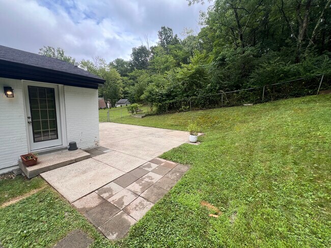 Building Photo - 802 Taper Ct