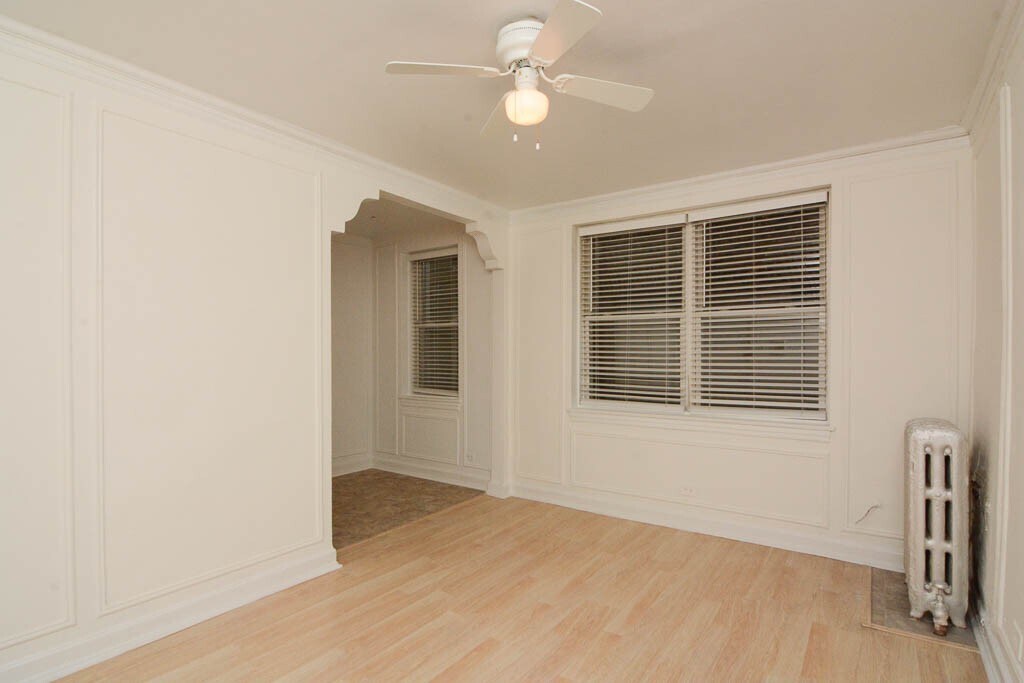 Building Photo - 4060 N Kenmore Ave