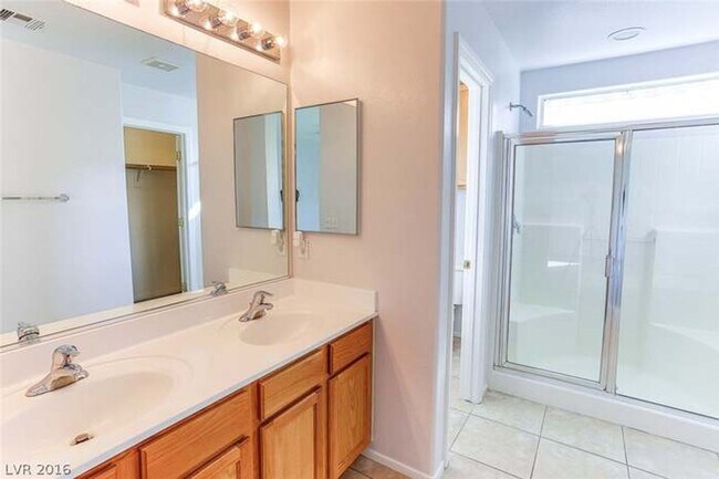 Building Photo - Southwest Three Bedroom Home!!!