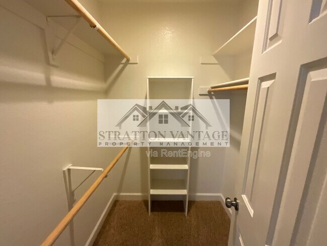 Building Photo - 1825 W Ray Rd