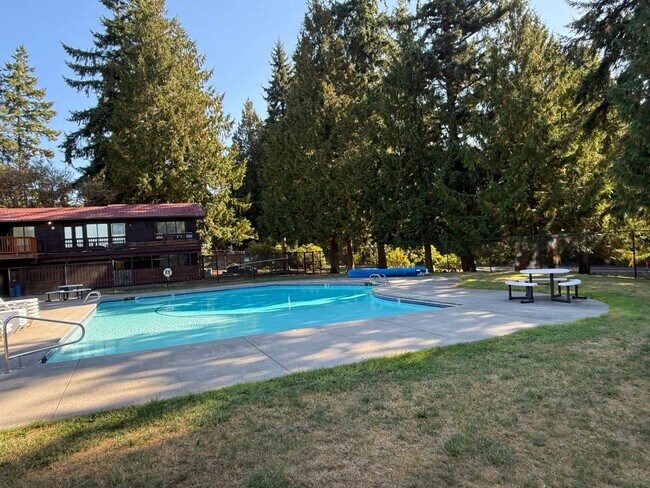 Building Photo - Cozy Huge 1 Bed with Loft and 2.5 Bath - H...