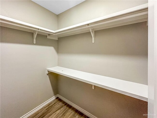 Building Photo - 17 Israel E Ave