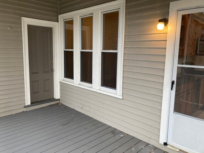 Building Photo - 15 Trowbridge St