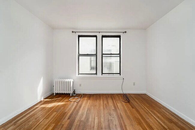 Building Photo - 2139 28th St