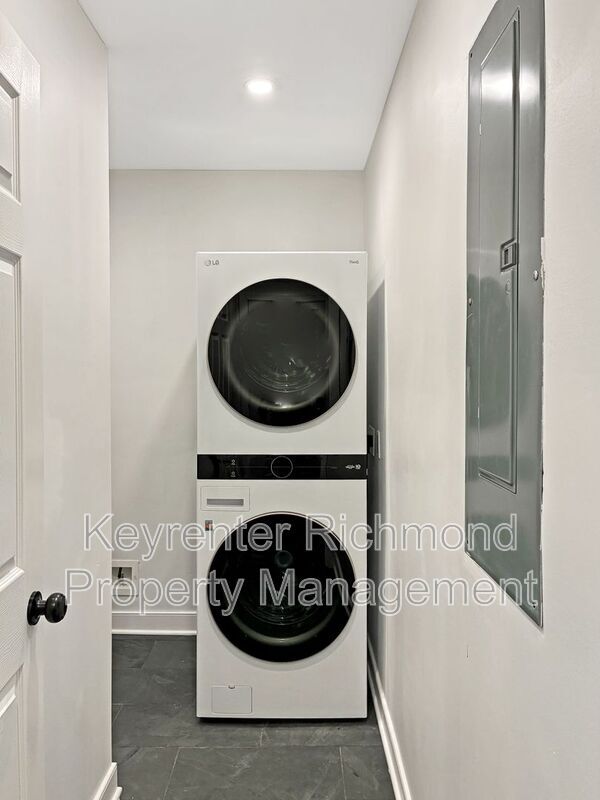 Building Photo - 4233 Pawnee Rd