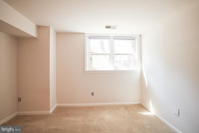 Building Photo - 1413 Oronoco St