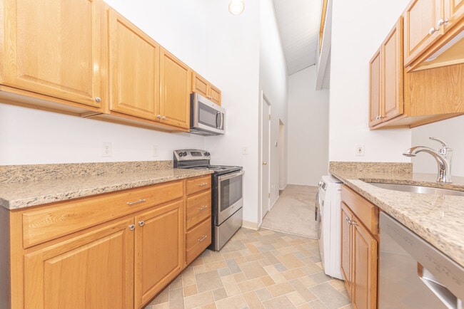 Building Photo - 2407 Packard St