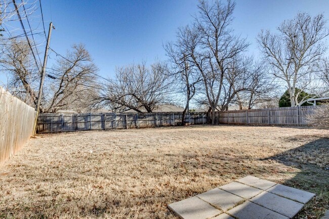 Building Photo - Three bed home in the heart of The Village