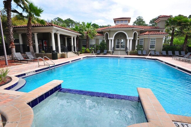 Building Photo - 420 S Villa San Marco Dr