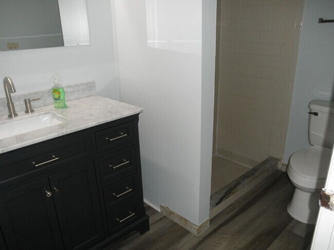 Building Photo - Summit Villas