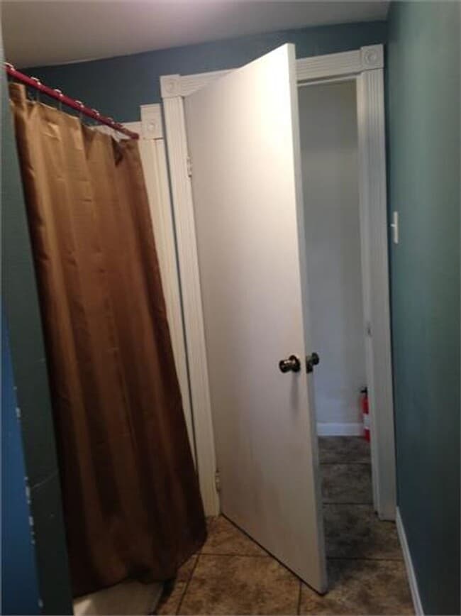 Building Photo - Comfortable 3-Bedroom Home in Houma - Only $985/Month