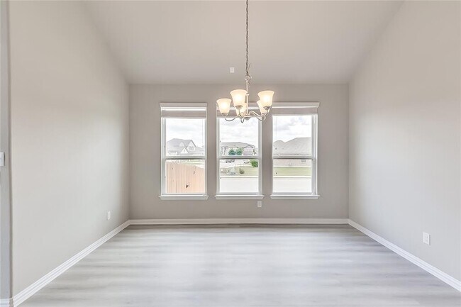 Building Photo - 505 Palmilla St