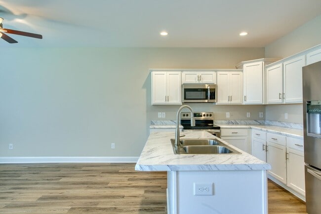 Building Photo - 329 S Stingray Ln