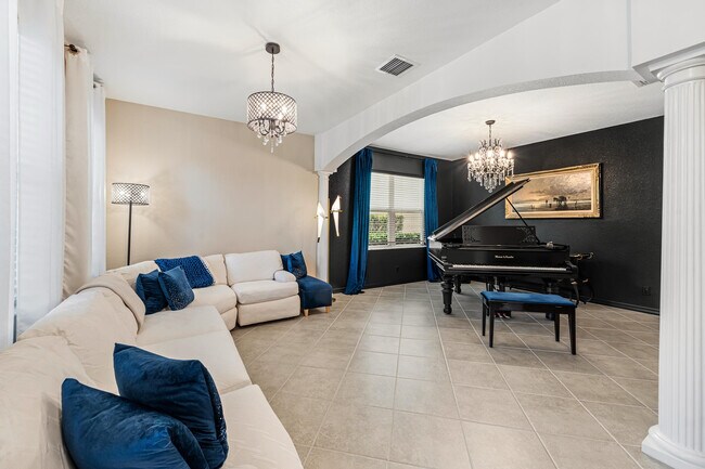 Building Photo - 10652 Ivanhoe Ln