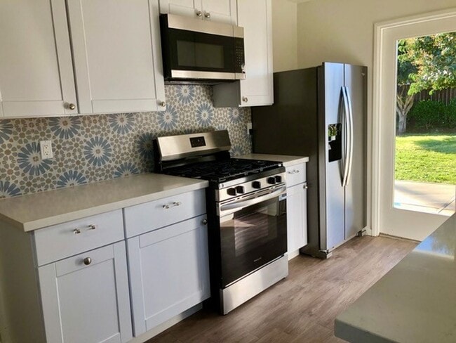 Building Photo - Remodeled Santa Barbara Shores Home in Prime Coastal Location