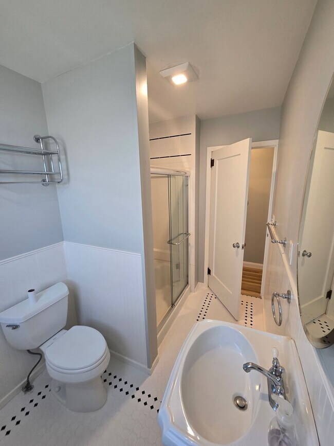 Building Photo - Remodeled Ranch Home