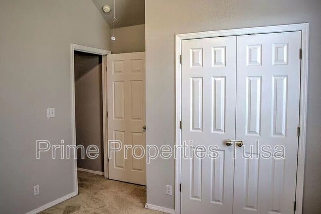 Building Photo - 10218 East 111th Pl S