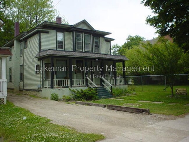 Building Photo - 932 S Park St