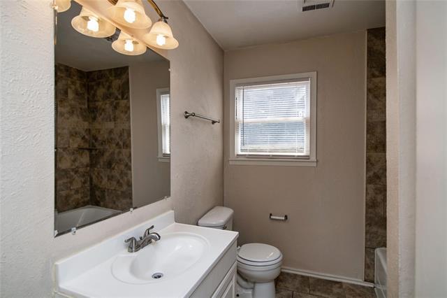 Building Photo - 1604 Weiler Blvd