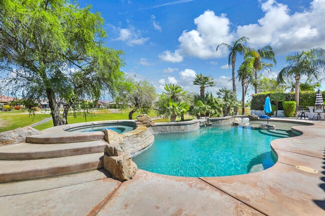 Building Photo - 267 Loch Lomond Rd