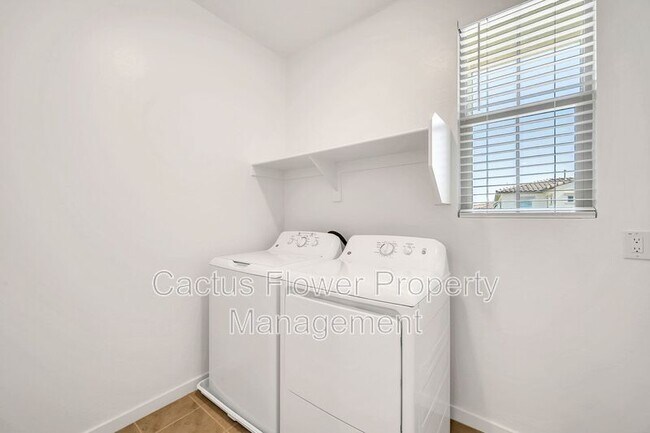 Building Photo - 9850 E Tamery Ave
