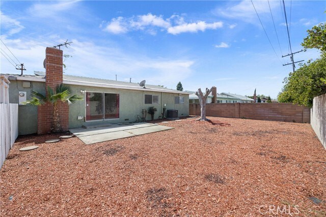 Building Photo - 3605 E Almond Ave