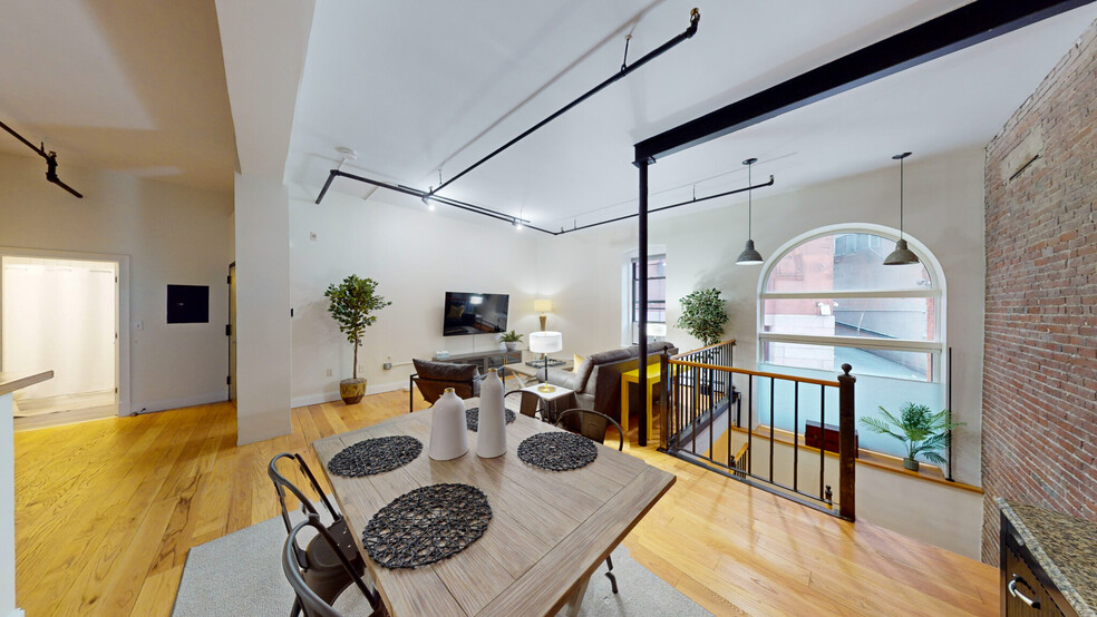 Apt 1D - 13 Stanhope St